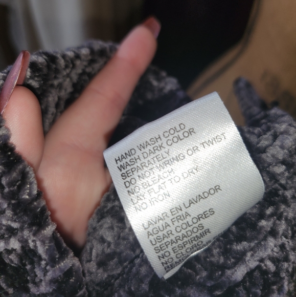 Softest sweater ever - Picture 8 of 8